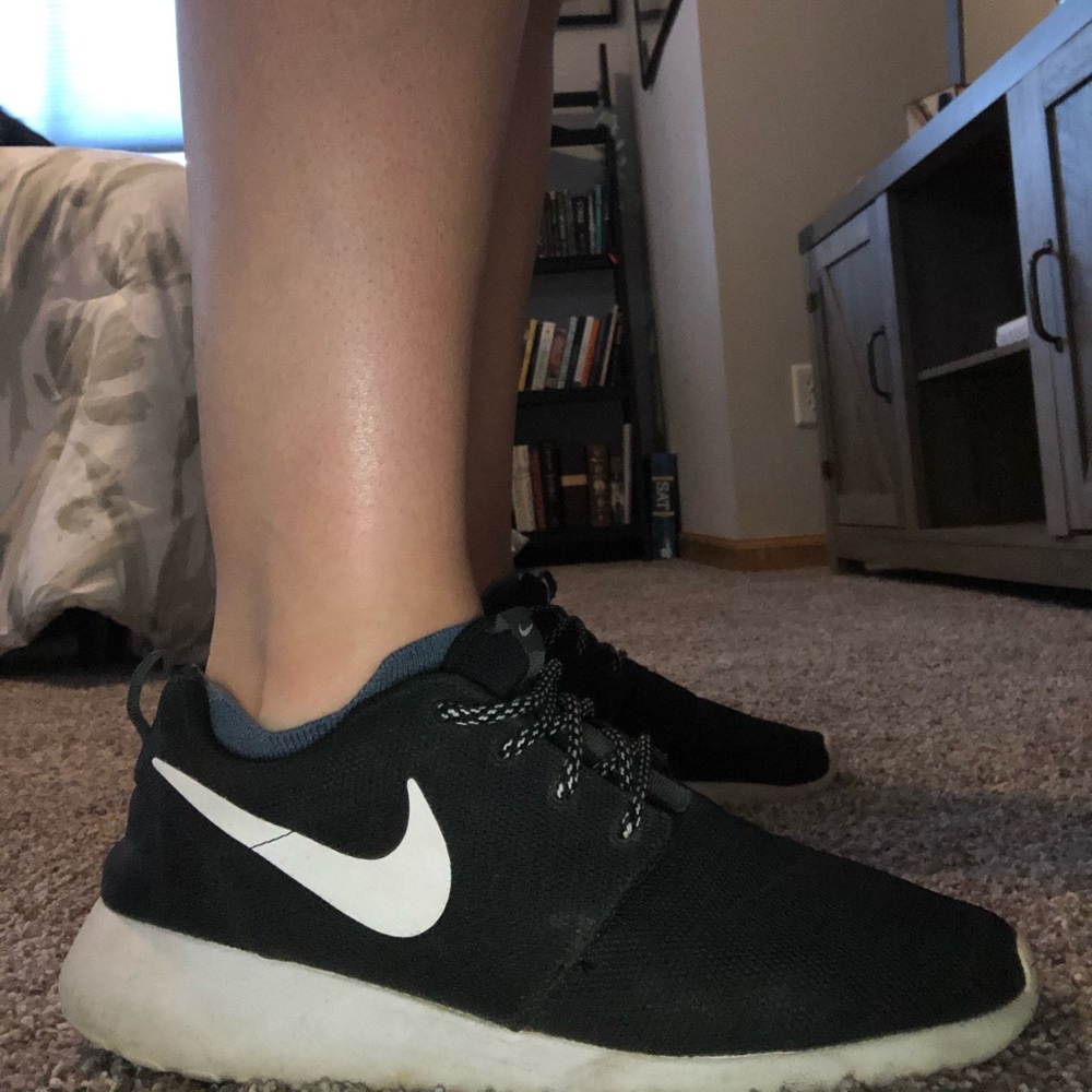 NIKE Roshes